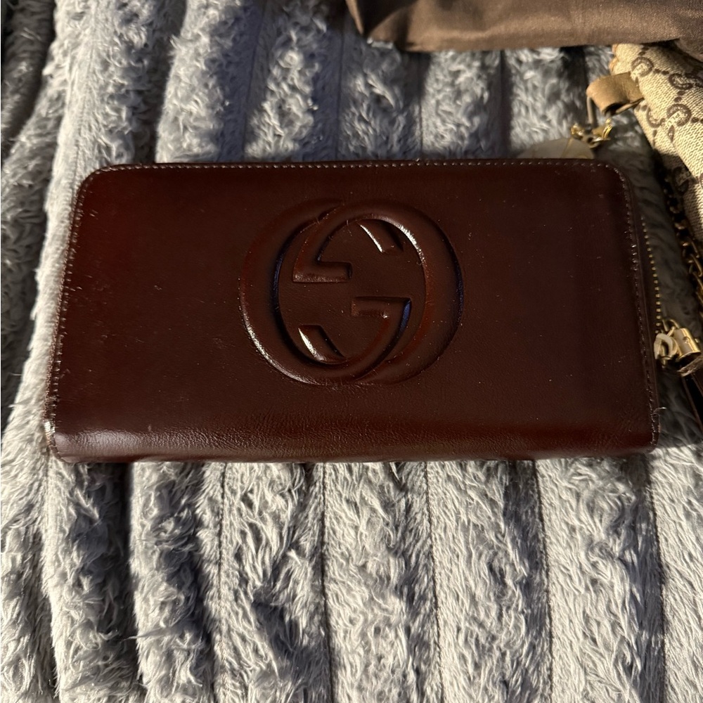 Gucci Cream Clutch with Geometric Pattern - Picture 6 of 10